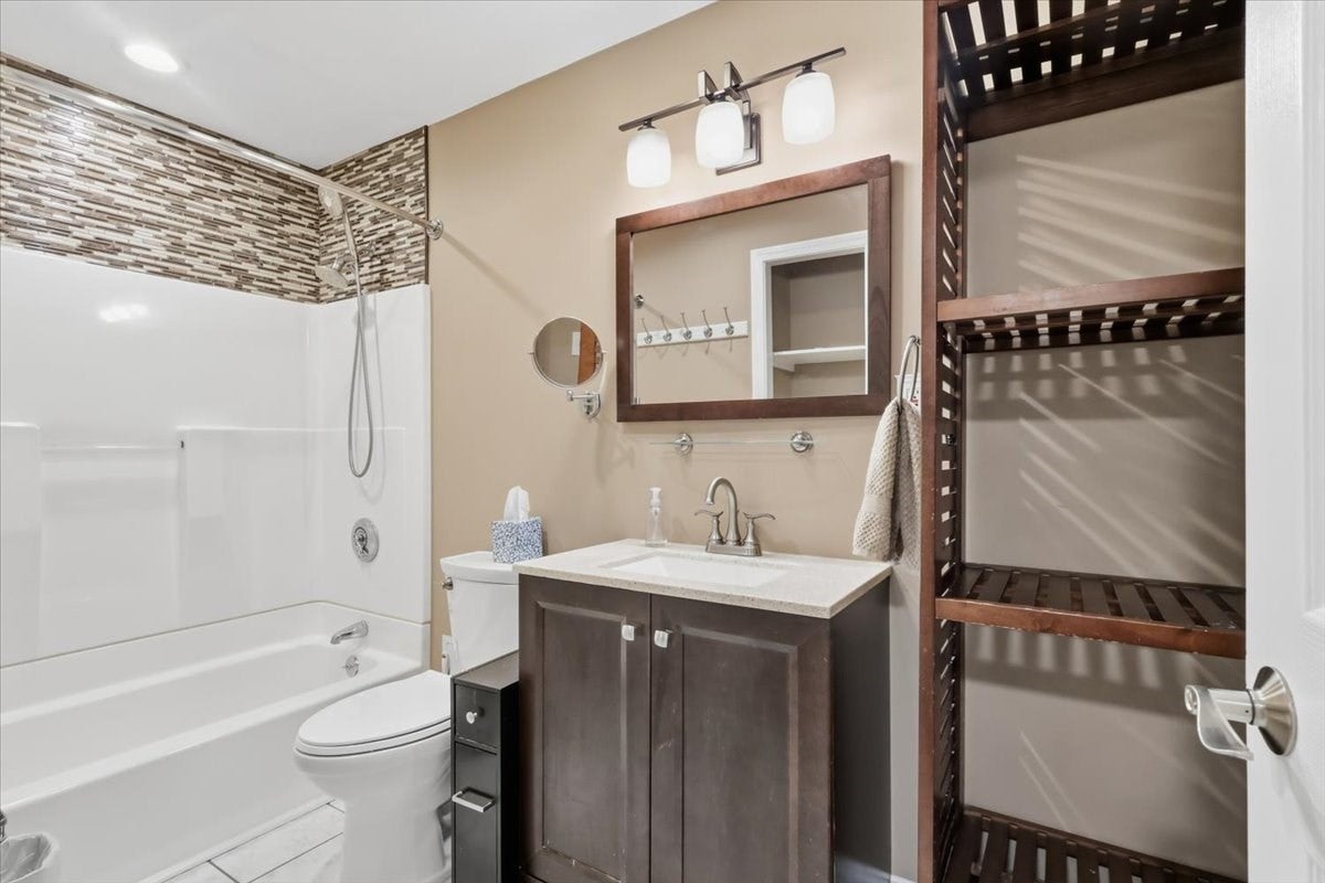 2 Karena Drive #12, Taunton, MA Photo #22