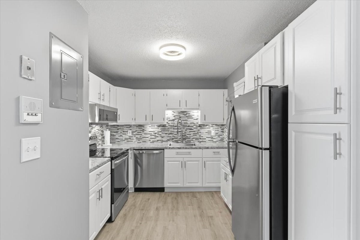 2 Karena Drive #12, Taunton, MA Photo #7