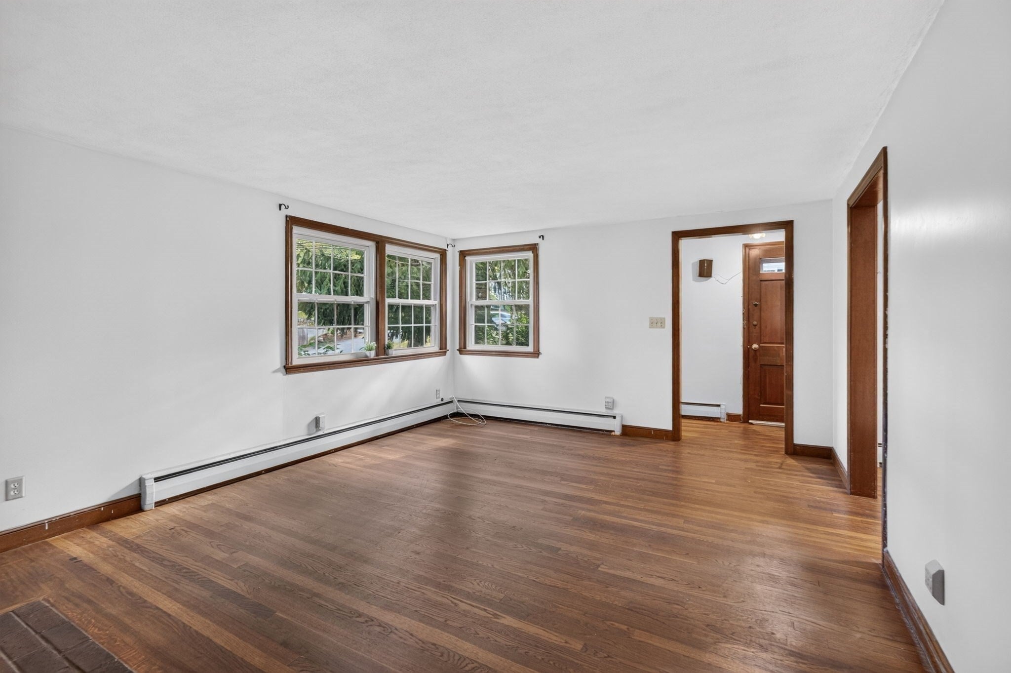 24 Grapevine Ave