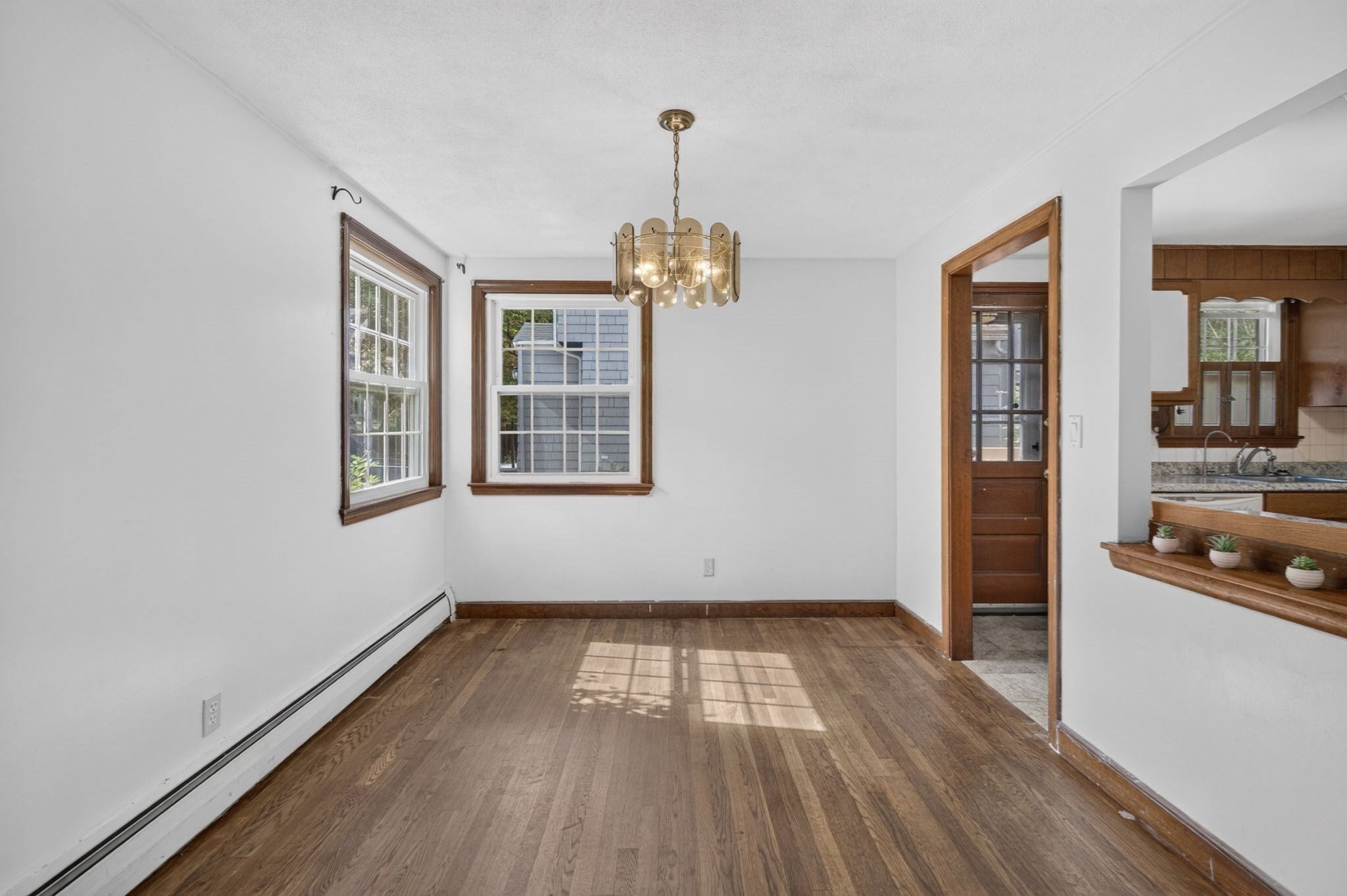 24 Grapevine Ave