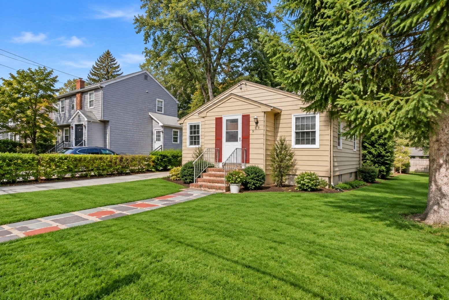24 Grapevine Ave