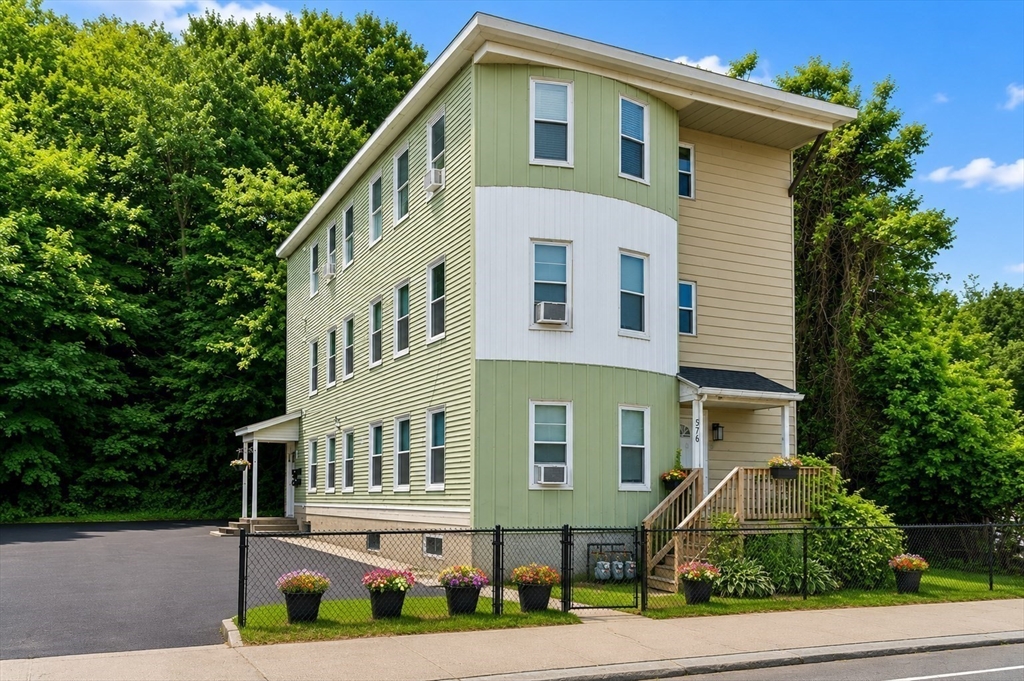 576 Franklin St