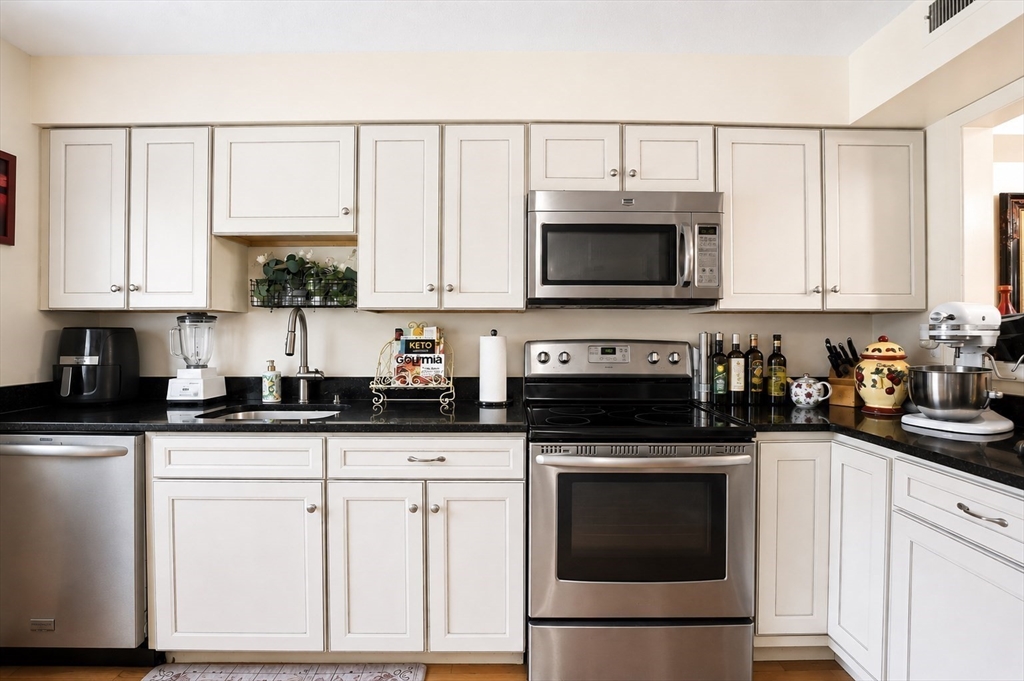 13 Beals Cove Rd F
