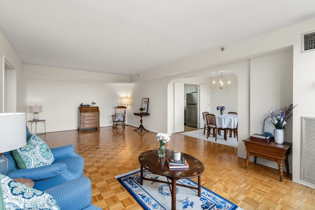 250 Hammond Pond Pkwy 1002N