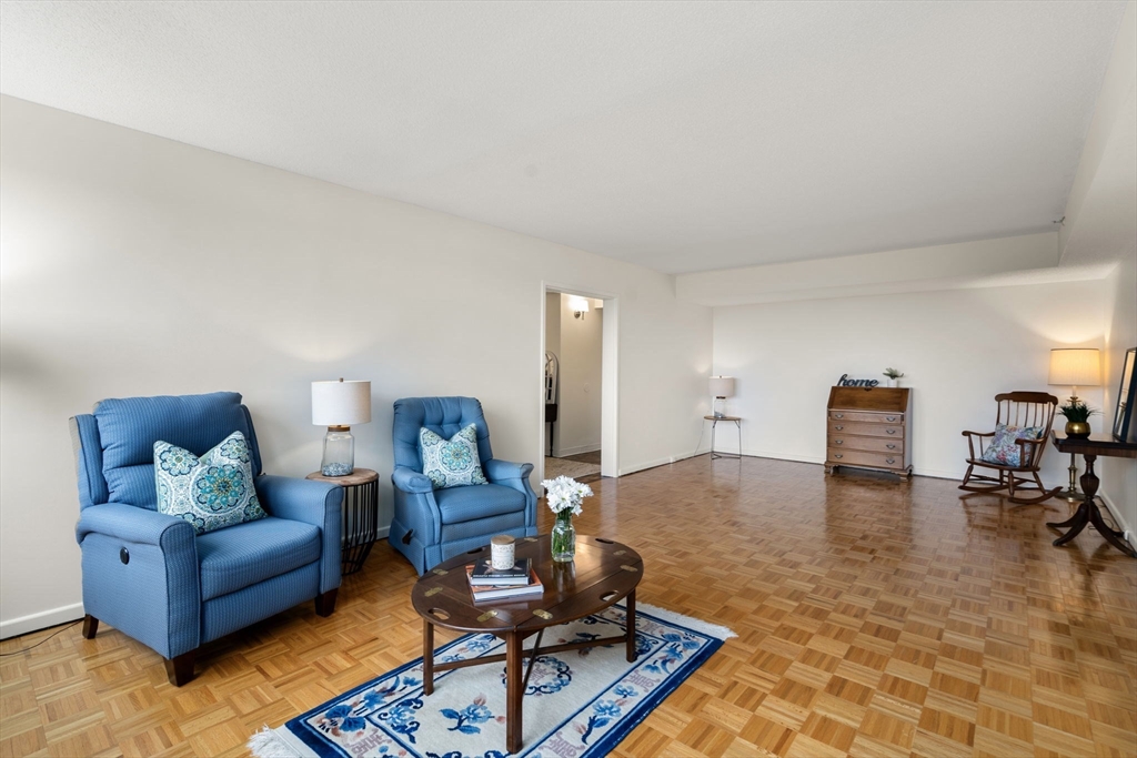 250 Hammond Pond Pkwy 1002N