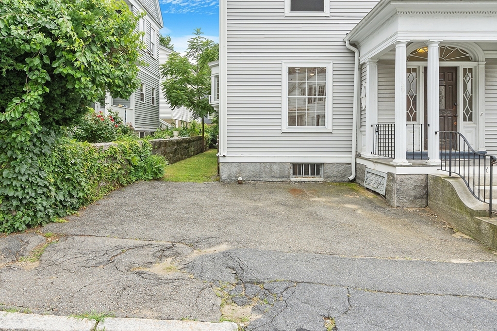 61 Fox St