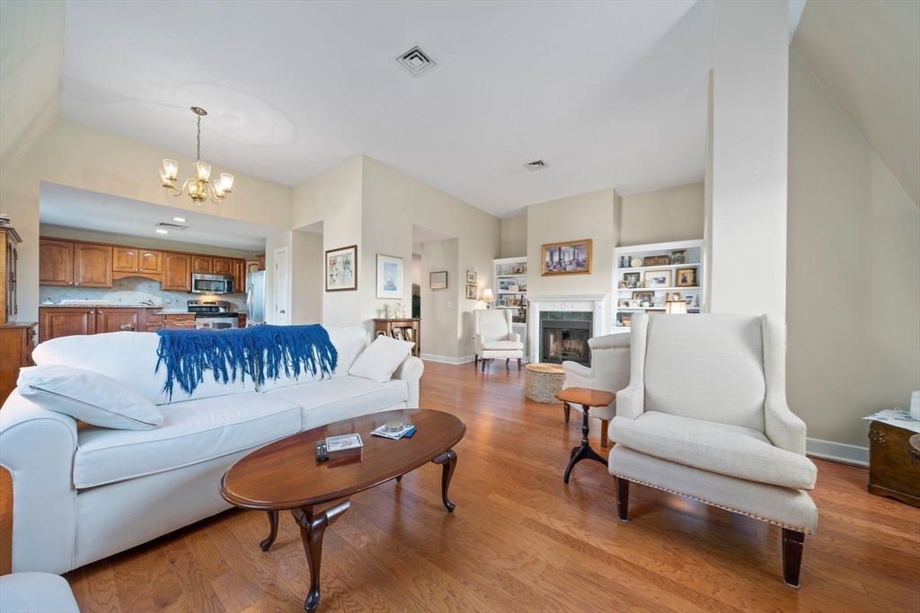100 Parks St 45