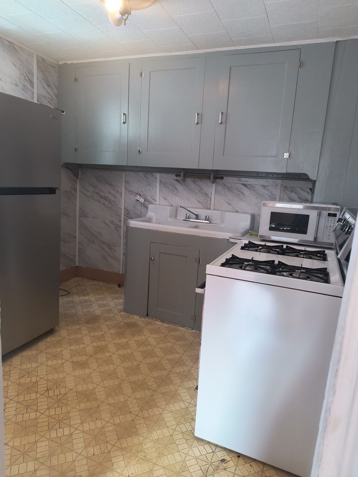 90 Tremont St, Fall River, MA Photo #13