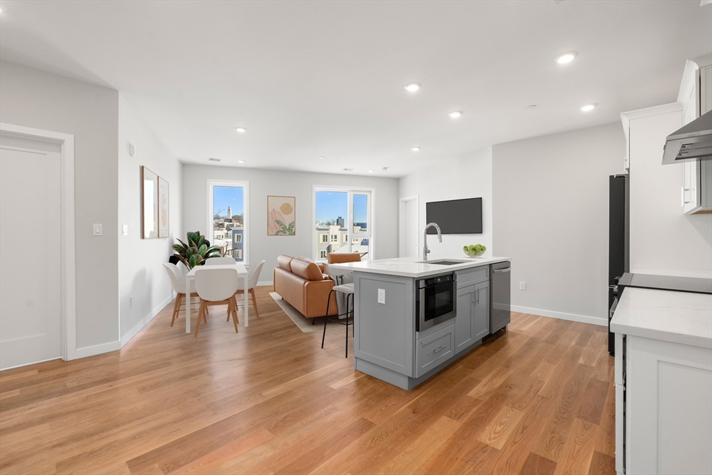 267 Old Colony 406