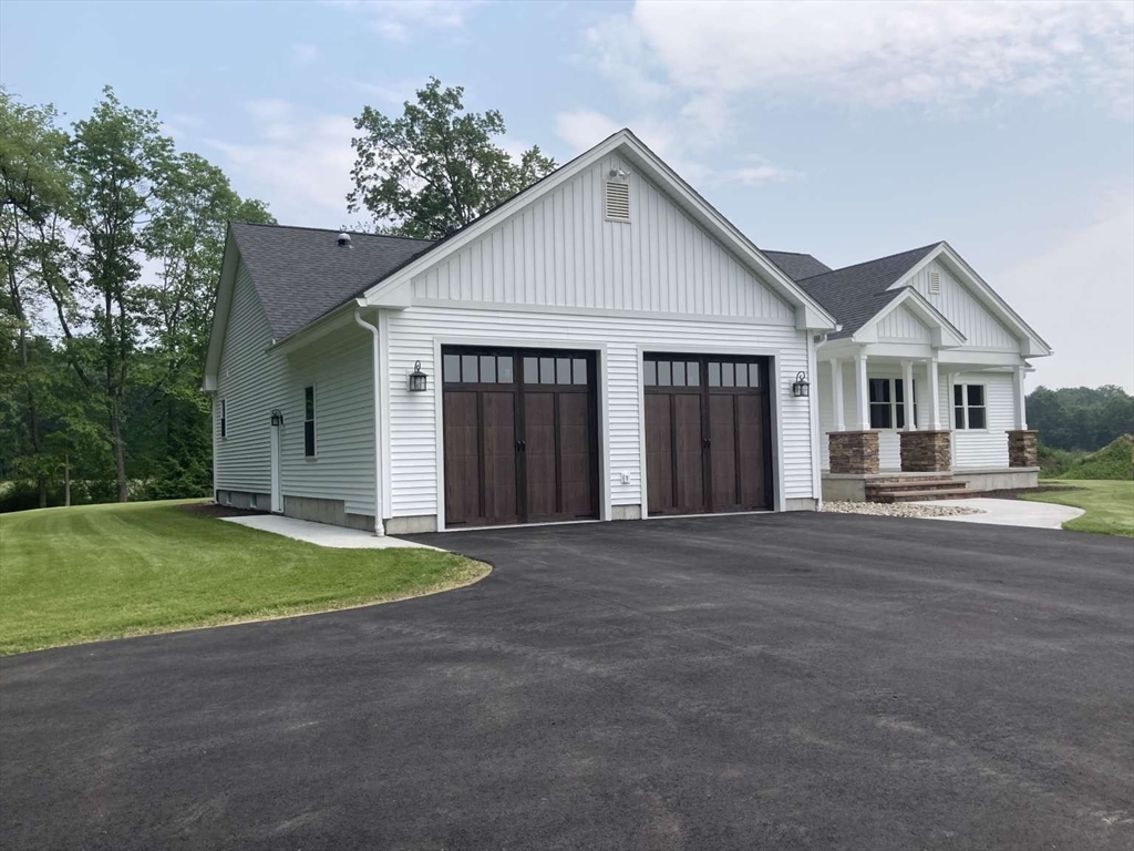 18 Molloy Ave