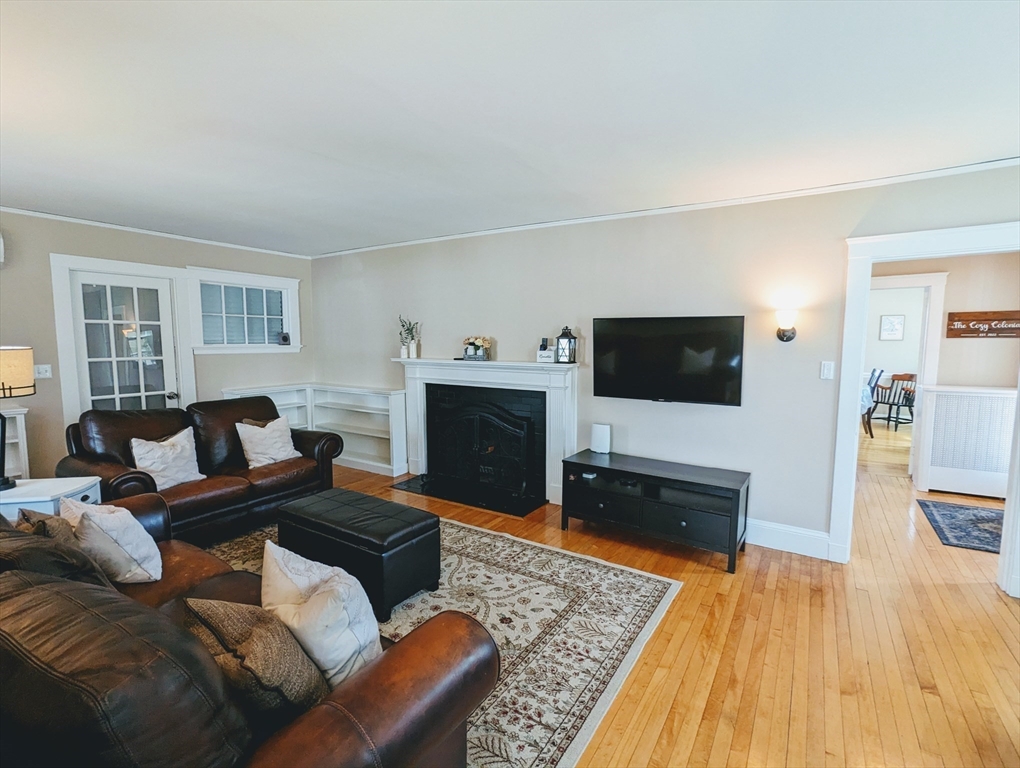 83 Saunders Rd