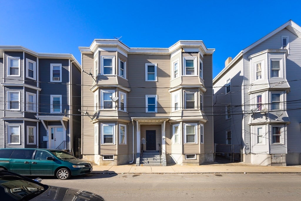 24-24r Clarence St