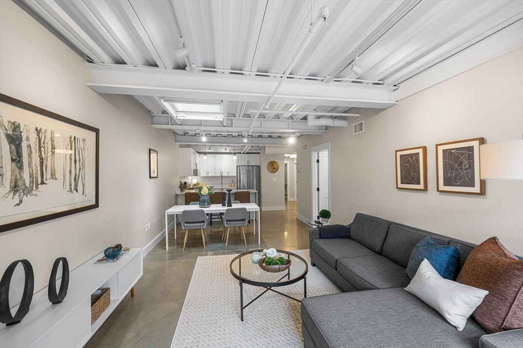 305 Webster Ave 109
