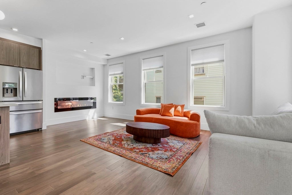 10R Spring Garden St #3, Boston, MA, 10R Spring Garden St #3, Boston, MA Photo #5