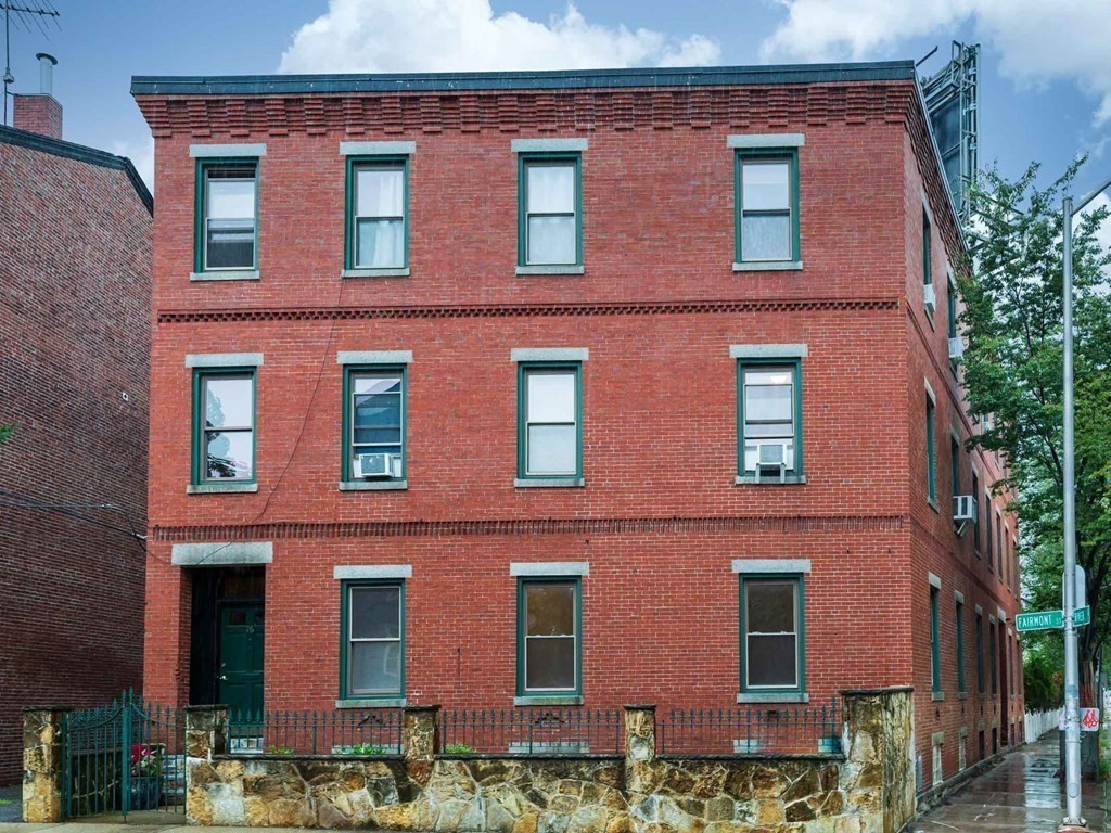 Click for 76 Fairmont St #1, Cambridge, MA slideshow