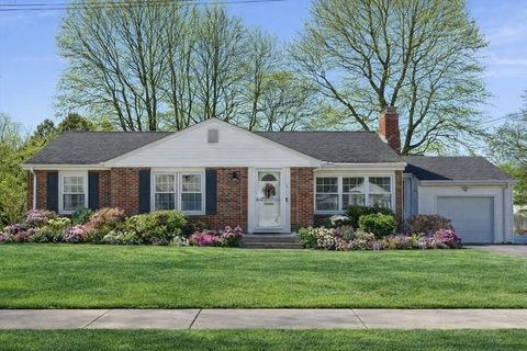 8 Westmont Rd Shrewsbury MA 01545