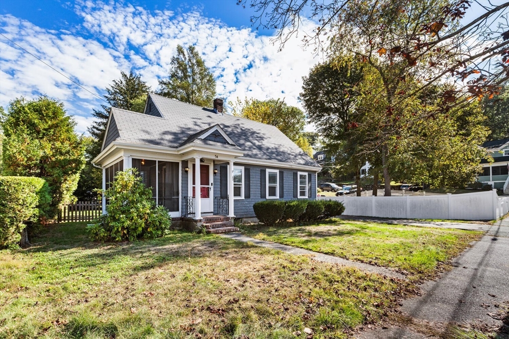 54 Lassell St