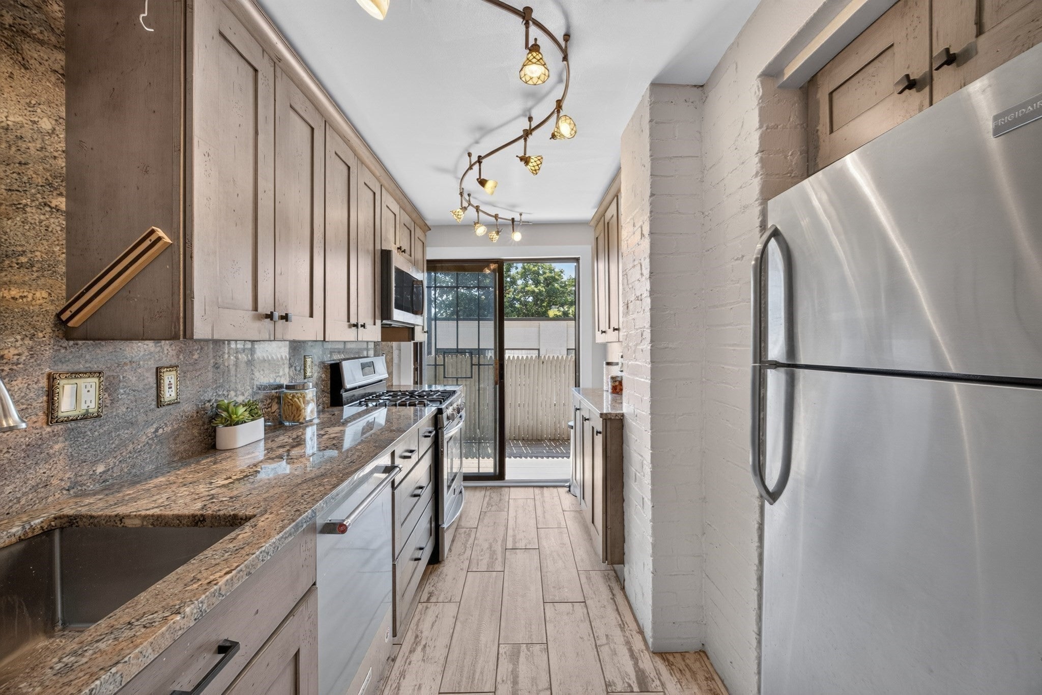 26 Medfield St #3, Boston, MA, 26 Medfield St #3, Boston, MA Photo #9
