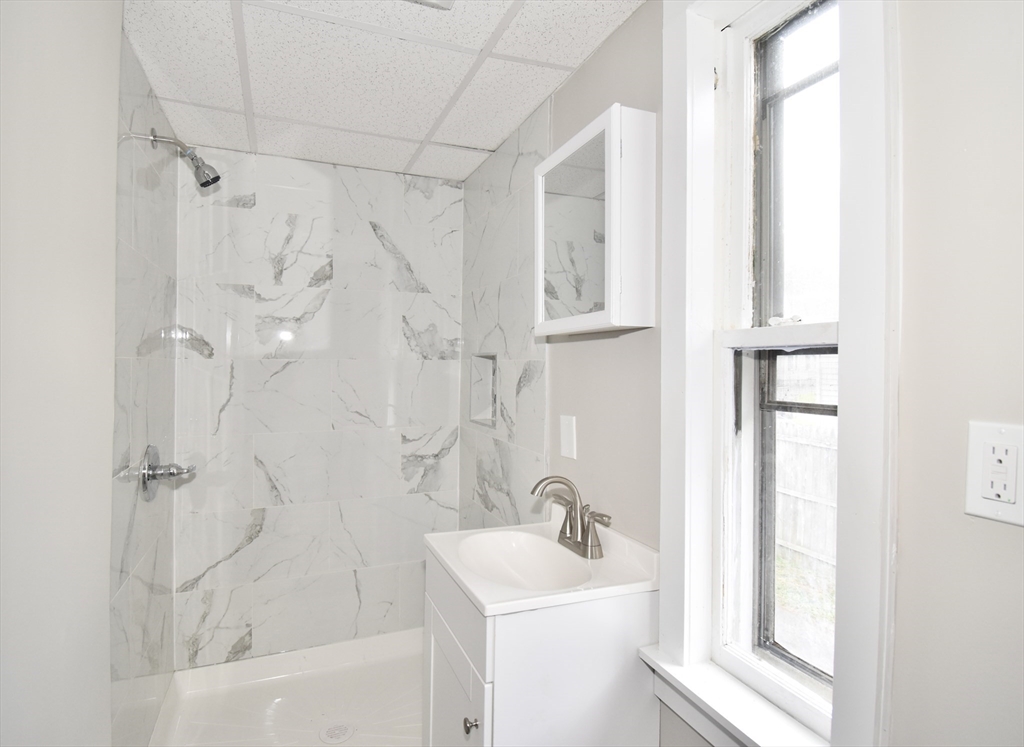 24-26 Pequot St, Springfield, MA Photo #10