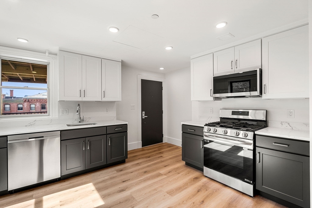 Cambridge, Massachusetts 02139, United States, 2 Bedrooms Bedrooms, ,2 BathroomsBathrooms,Residential,Active,161255