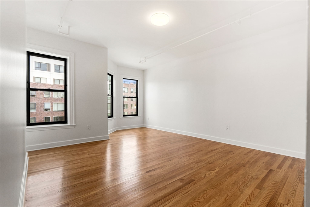 Cambridge, Massachusetts 02139, United States, 2 Bedrooms Bedrooms, ,2 BathroomsBathrooms,Residential,Active,161255