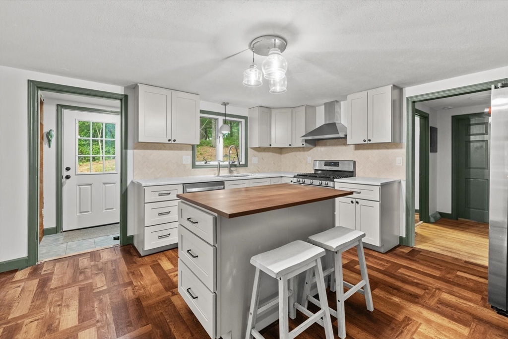 10 Flint Locke Dr