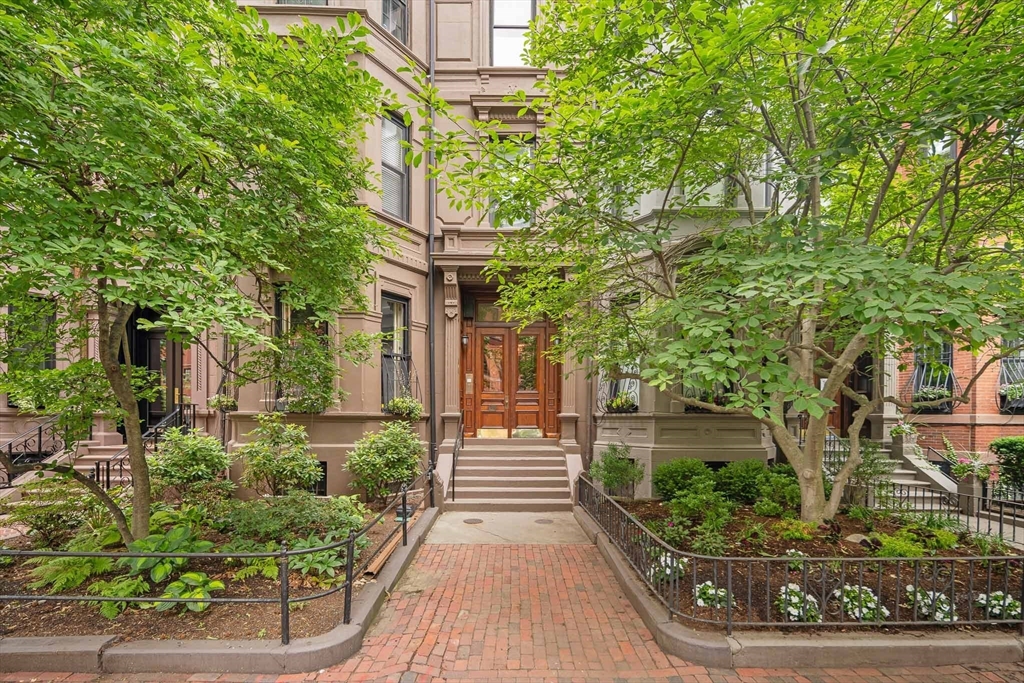319 Marlborough St 5