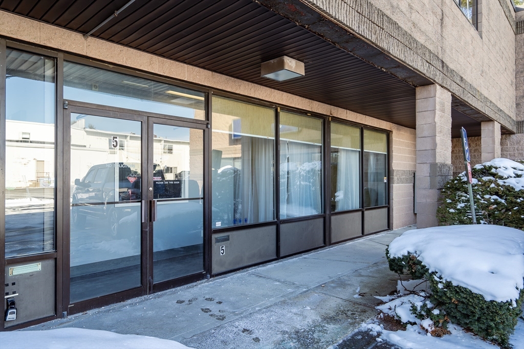 885 Main St. 5