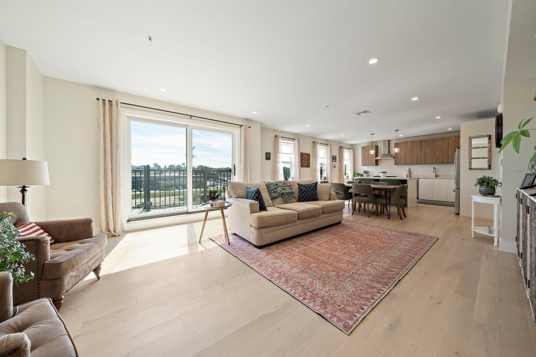 488 Quincy Ave 4