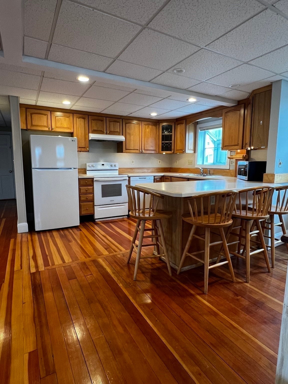 30 Poplar Street R
