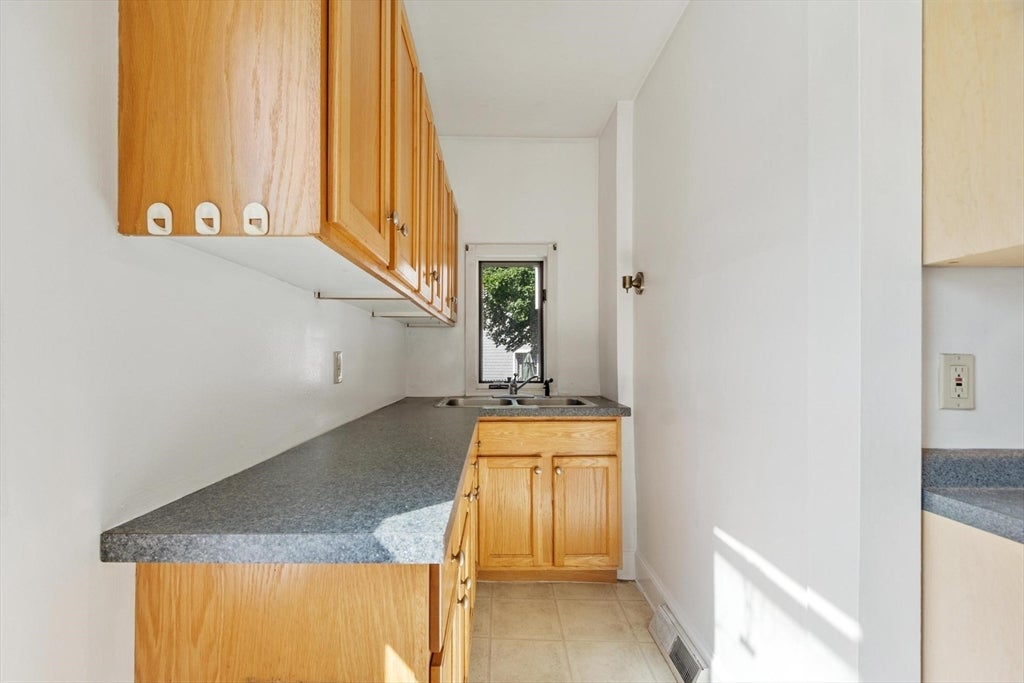 372 Cabot St #1, Beverly, MA Photo #5