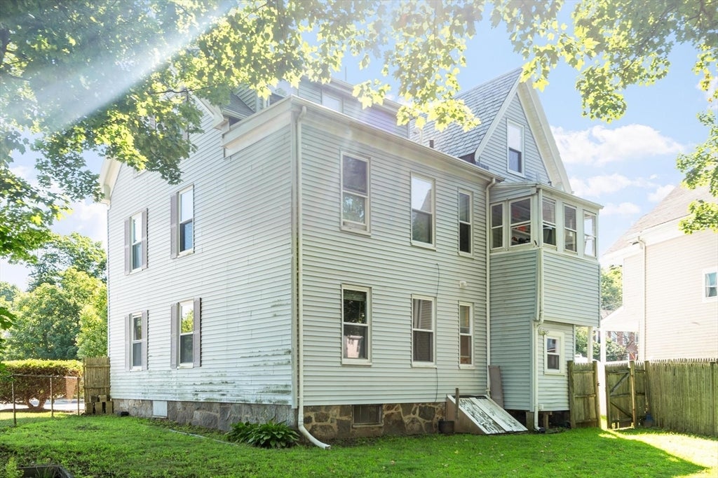 372 Cabot St #1, Beverly, MA Photo #22