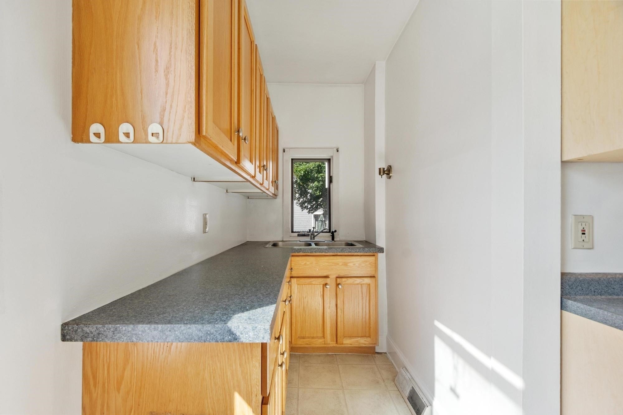 372 Cabot St #1, Beverly, MA, 372 Cabot St #1, Beverly, MA Photo #6