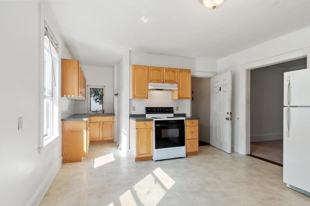 372 Cabot St #1, Beverly, MA Photo #16