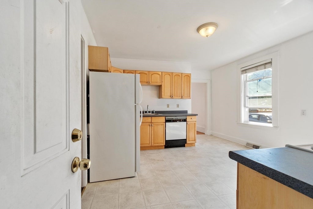 372 Cabot St #1, Beverly, MA Photo #14