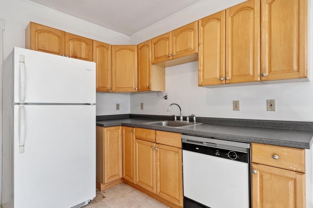 372 Cabot St #1, Beverly, MA Photo #6