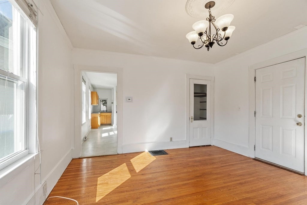 372 Cabot St #1, Beverly, MA Photo #4