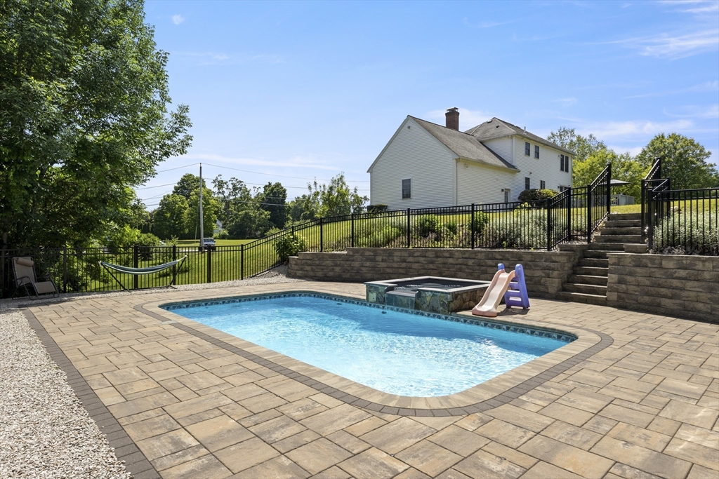 6 Fleuette Drive