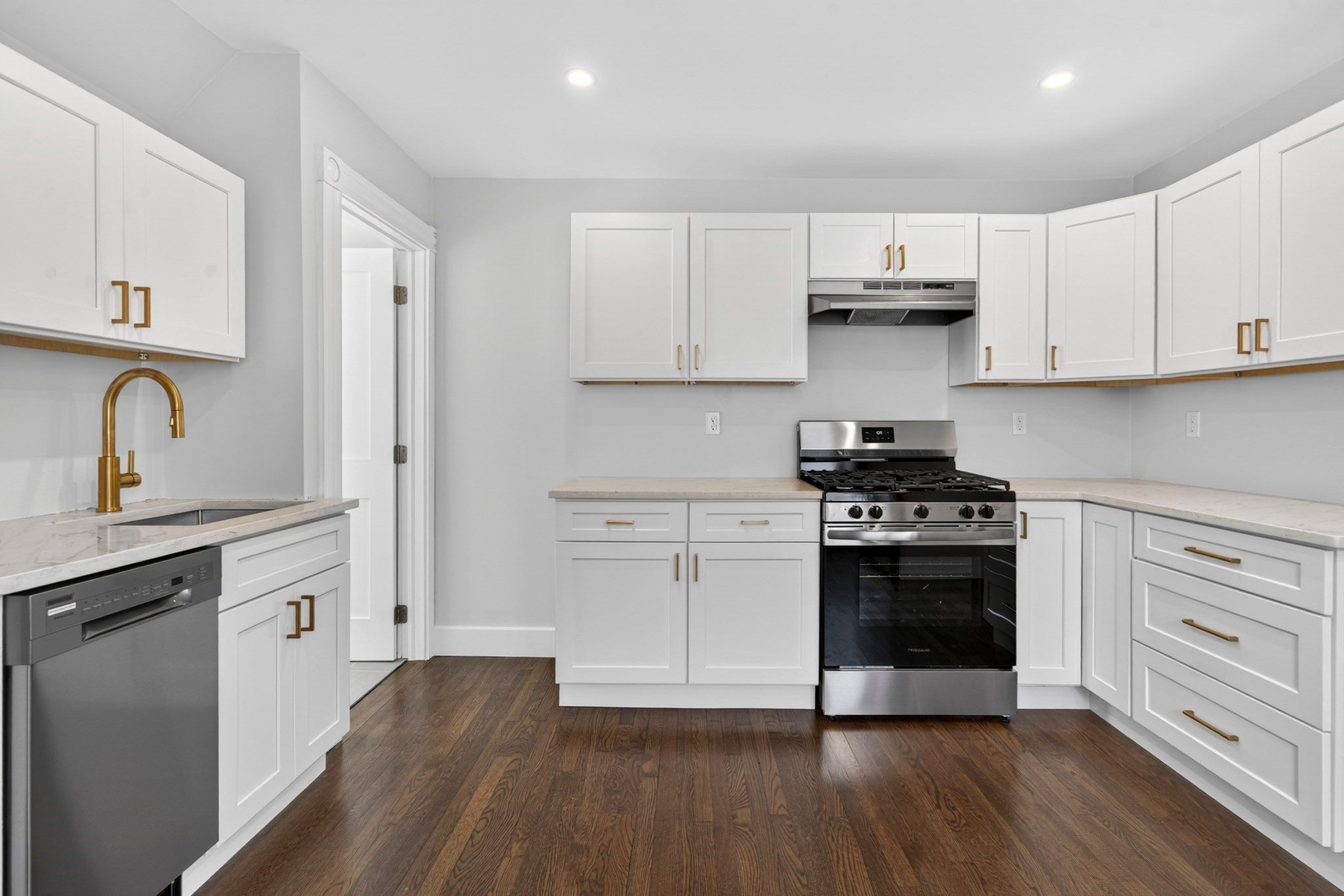 21 Dunlap St #3, Salem, MA Photo #2