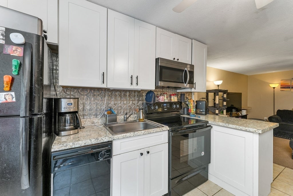 8 Carriage Hill Rd 17