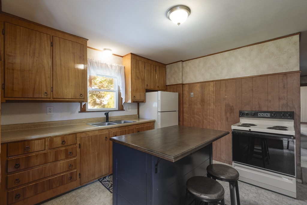 10 Marinel Ave, Chelmsford, MA Photo #8