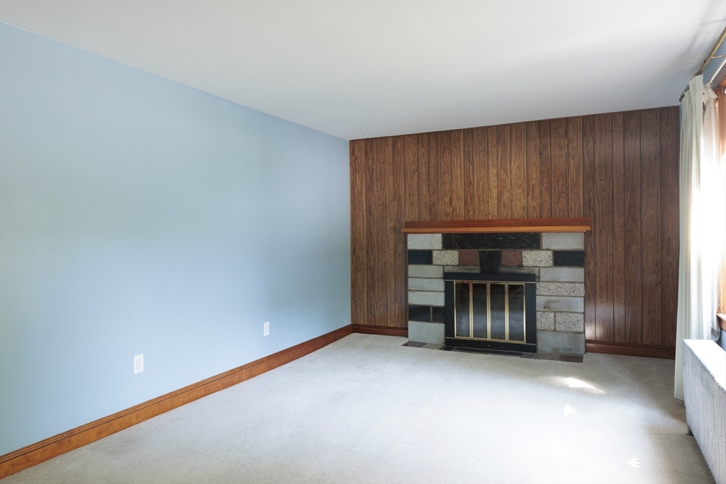10 Marinel Ave, Chelmsford, MA Photo #14