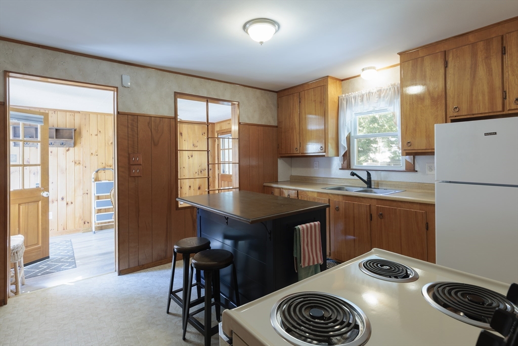 10 Marinel Ave, Chelmsford, MA Photo #9