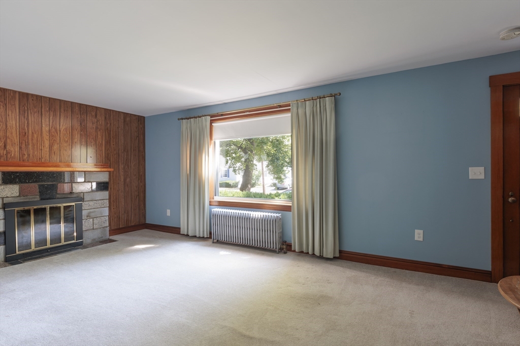 10 Marinel Ave, Chelmsford, MA Photo #12