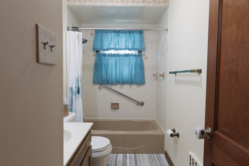 10 Marinel Ave, Chelmsford, MA Photo #21