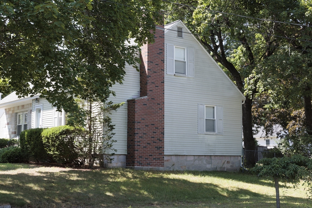 10 Marinel Ave, Chelmsford, MA Photo #6
