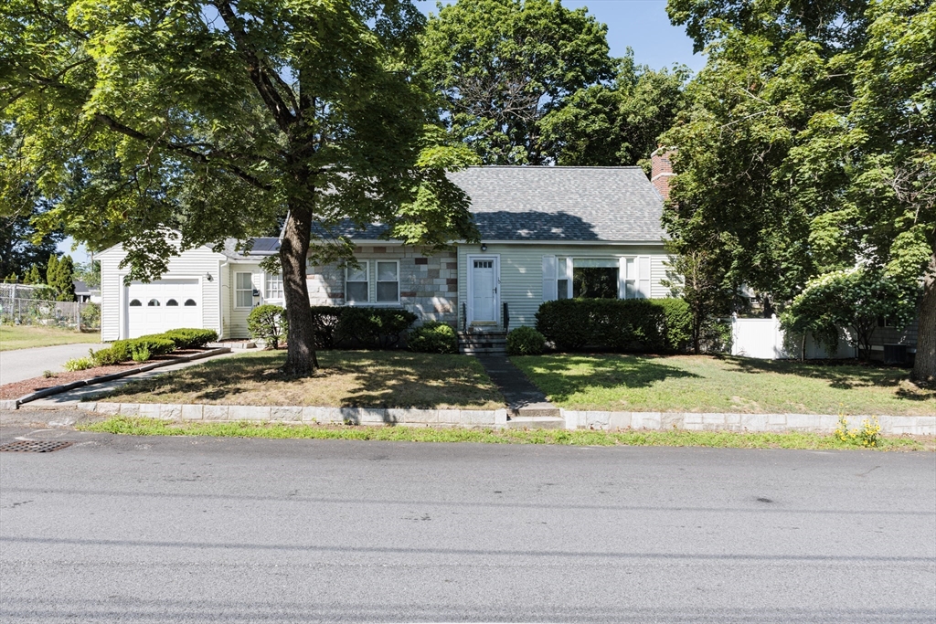 10 Marinel Ave, Chelmsford, MA Photo #2