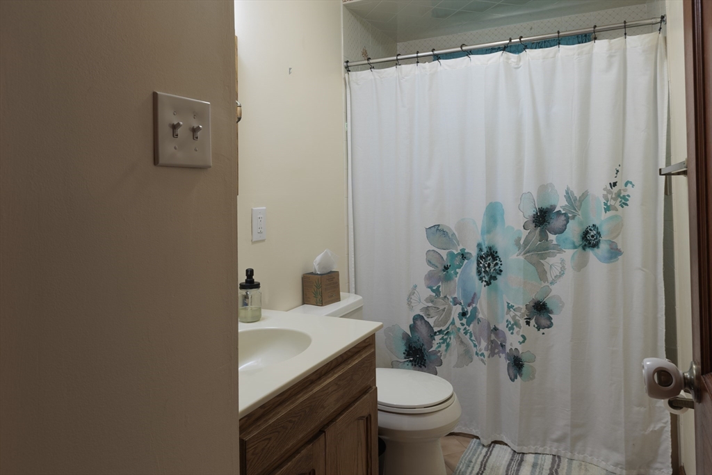 10 Marinel Ave, Chelmsford, MA Photo #22