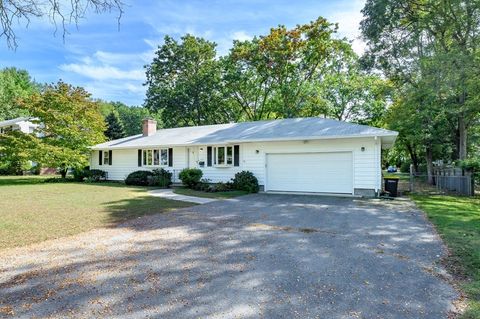Photo of 557 Maple Rd #1, Longmeadow, MA 01106 (MLS # 73439572)