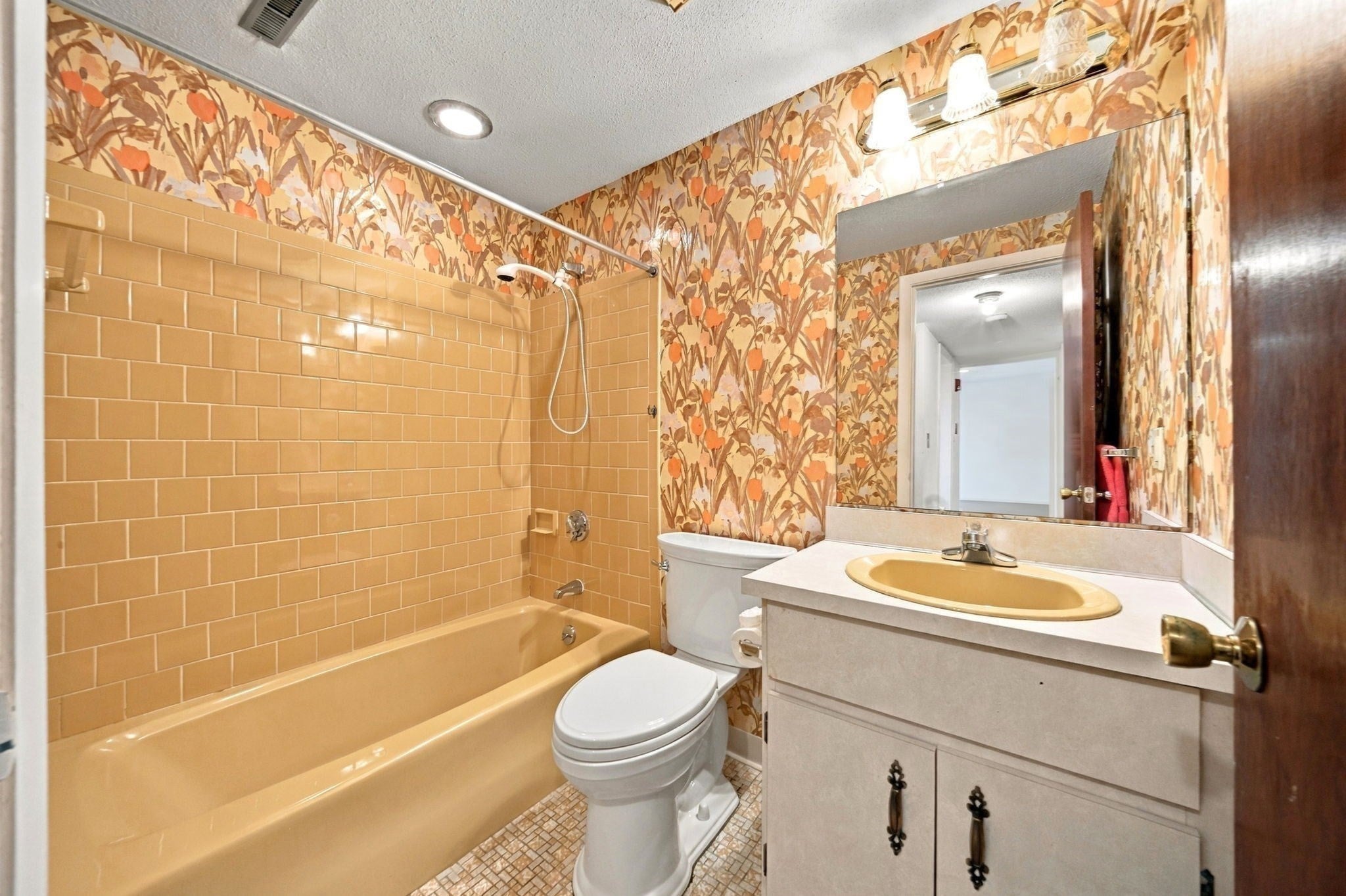 36 Jessica Dr #E, Stoughton, MA, 36 Jessica Dr #E, Stoughton, MA Photo #8